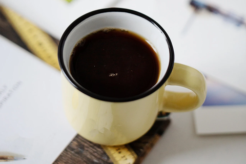 Whole Bean Coffee vs. Ground Coffee: What’s the Difference and Which is Best for You?